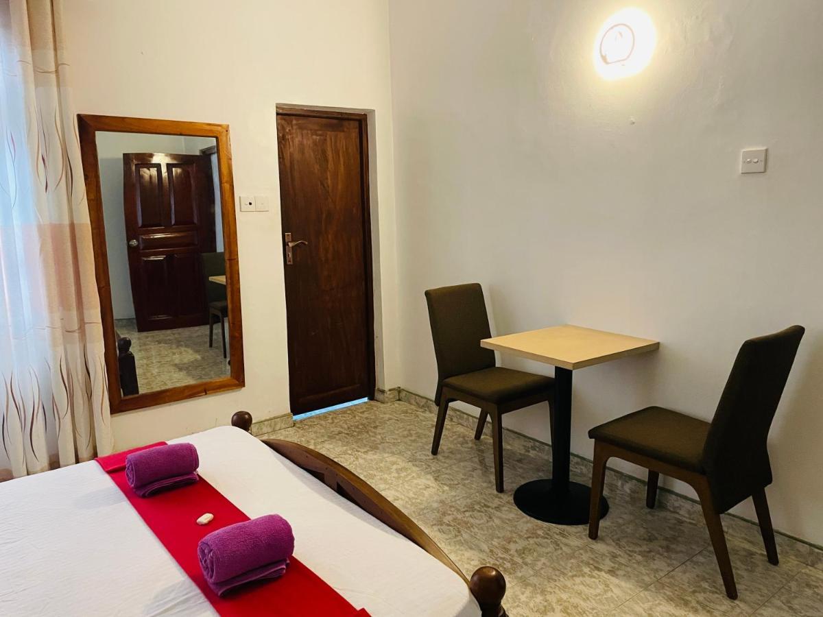 Ivana Homestay Kandy Luaran gambar